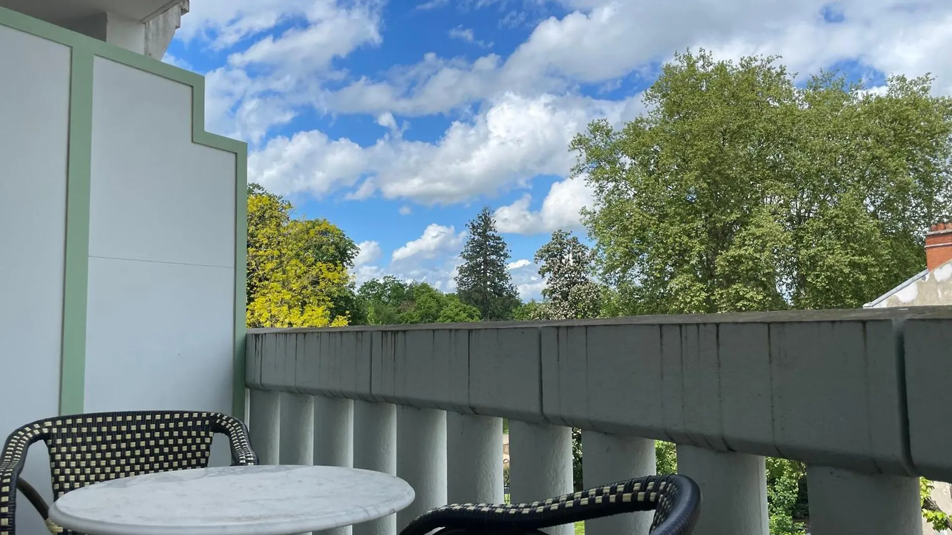 Apartment Le Joyau Des Parcs Classe 4 Etoiles Appartement Central Au Calme Avec Terrasse Vichy